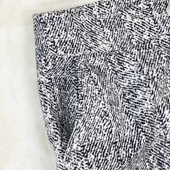 Apt. 9 Torie Printed Mid Rise Cuffed Hem Chino Shorts Black White 4 - Picture 3 of 10